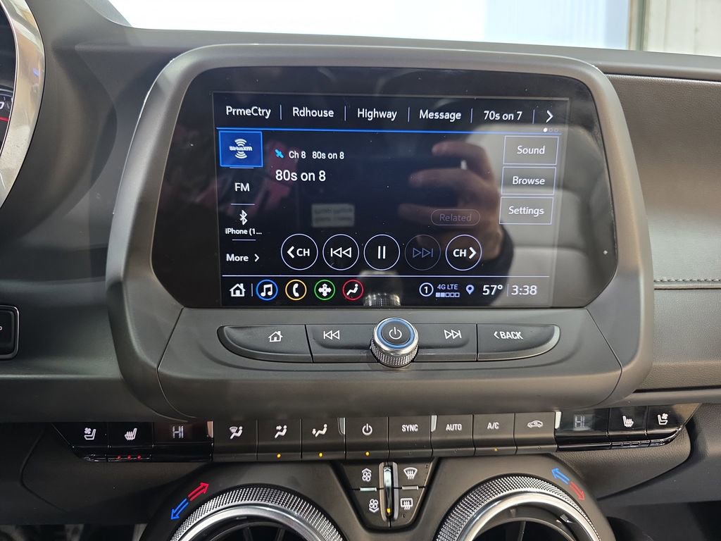 Used 2024 Chevrolet Camaro LT w/ Technology Package RWD image 18