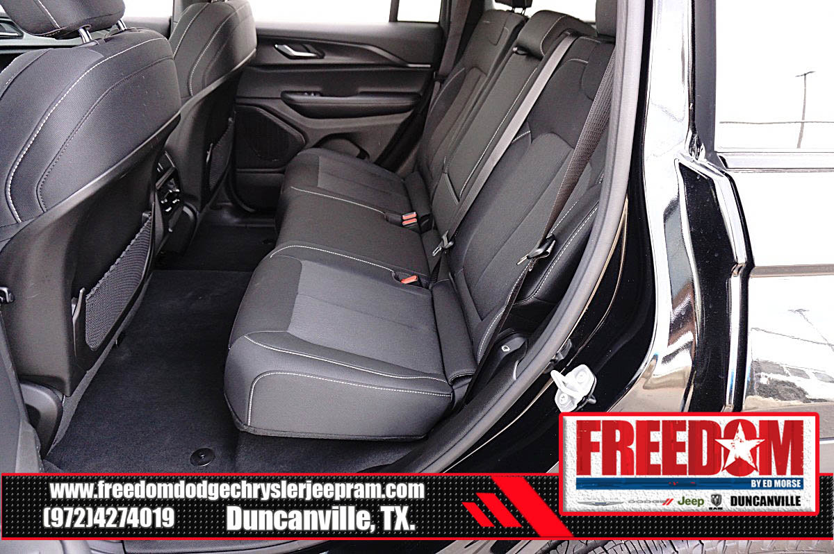 Certified 2025 Jeep Grand Cherokee Laredo image 14