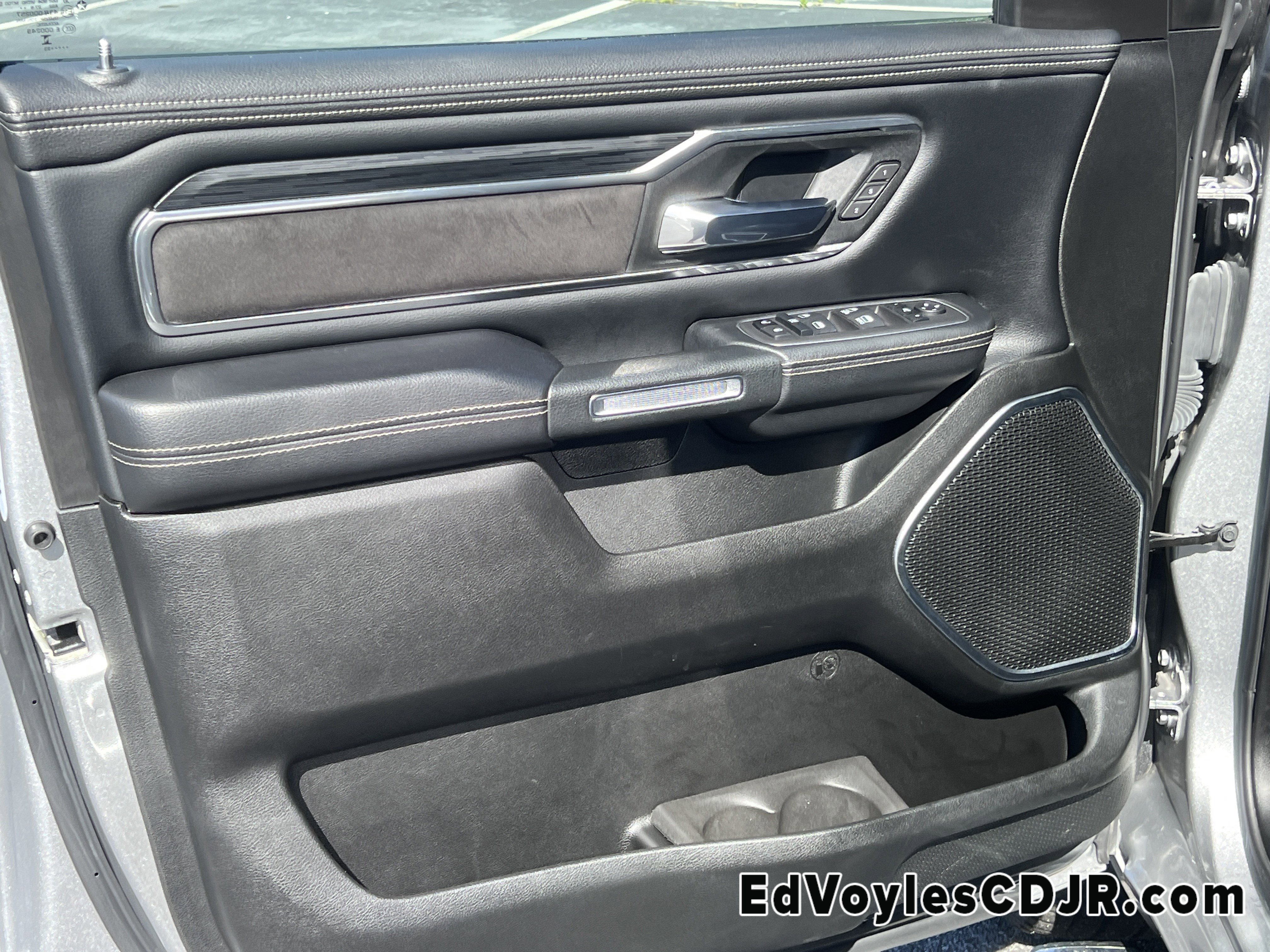 Used 2023 RAM 1500 Laramie image 13