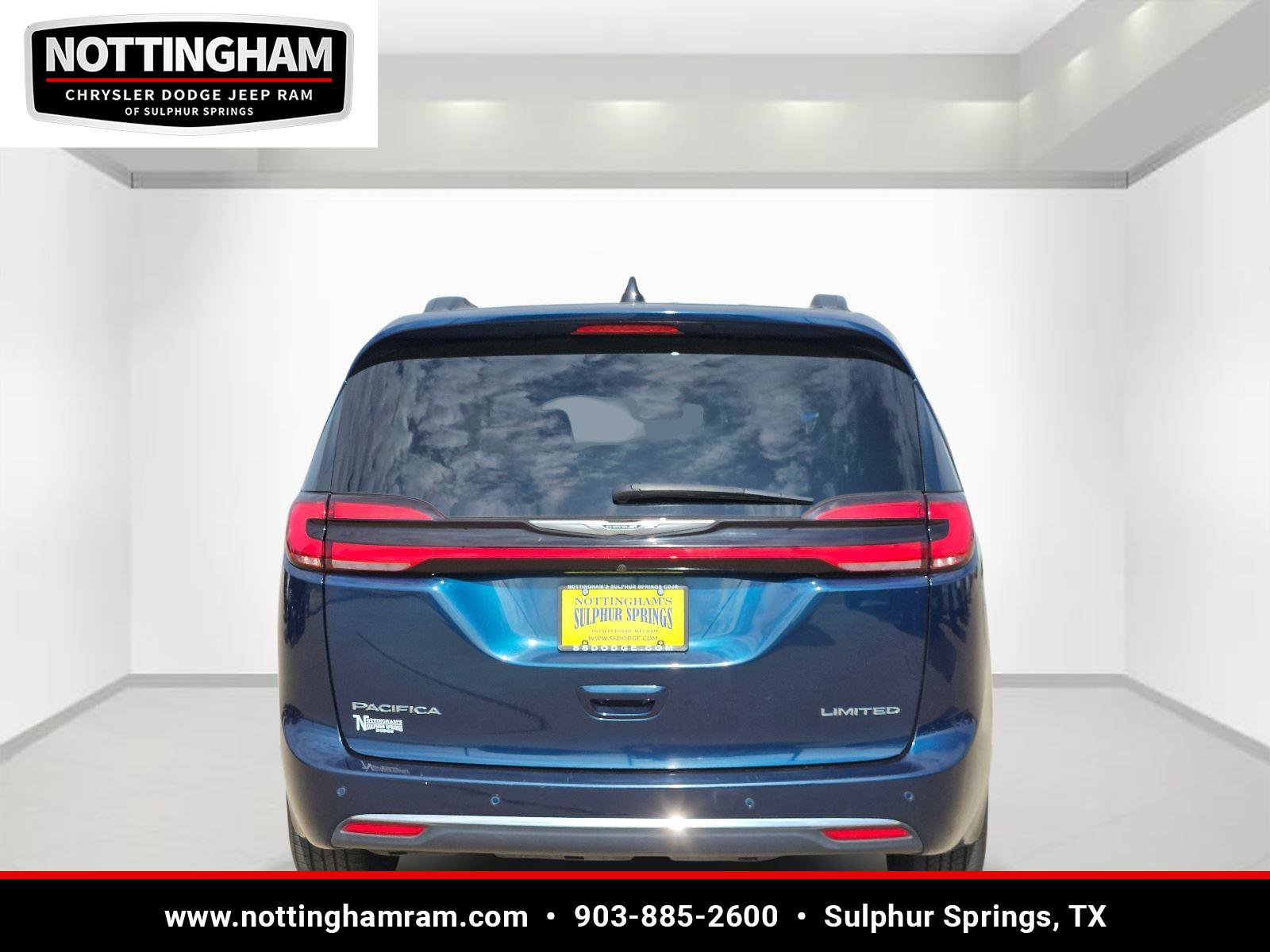Used 2023 Chrysler Pacifica Limited image 6