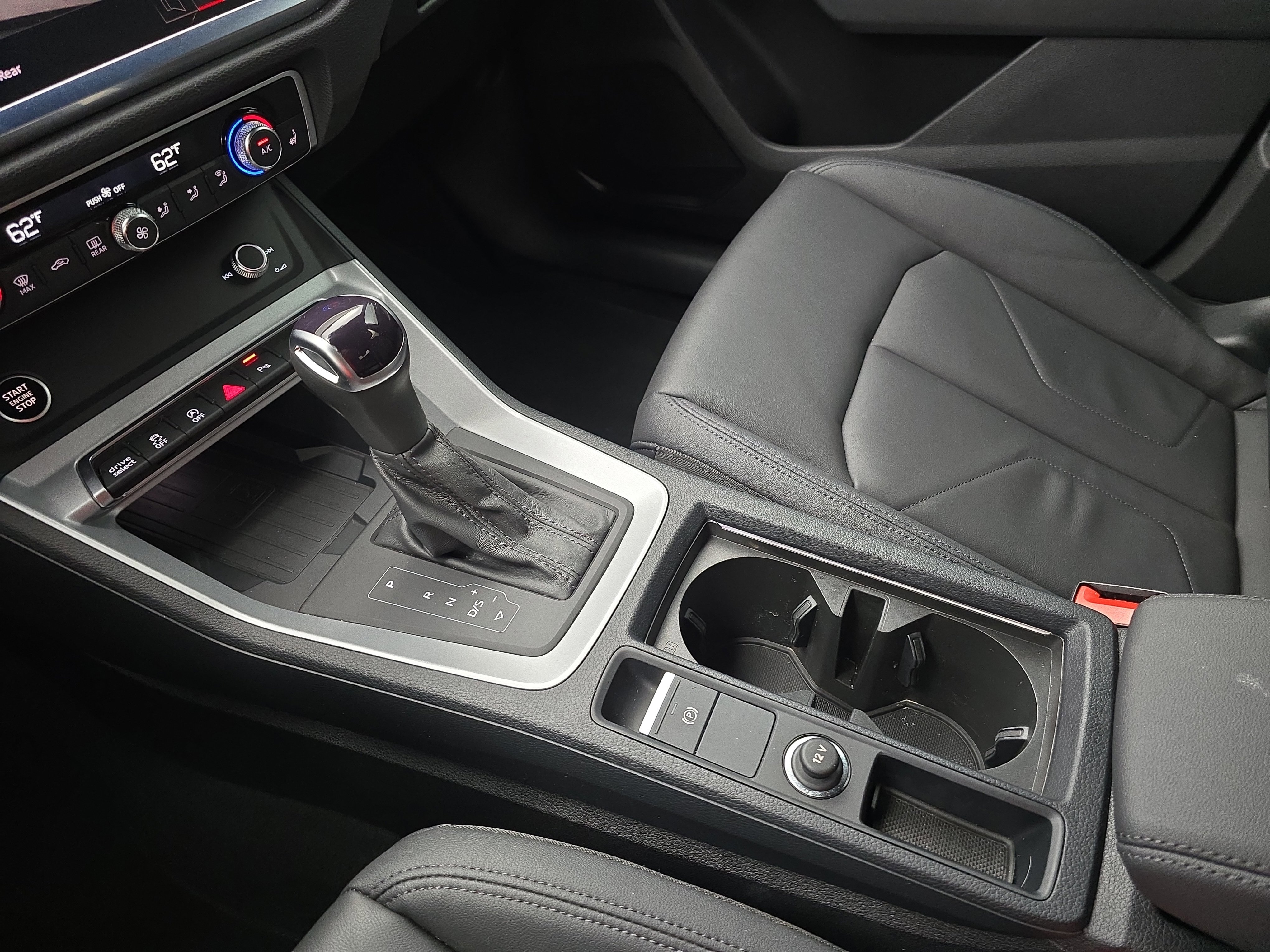 Used 2024 Audi Q3 2.0T Premium w/ Convenience Package image 25