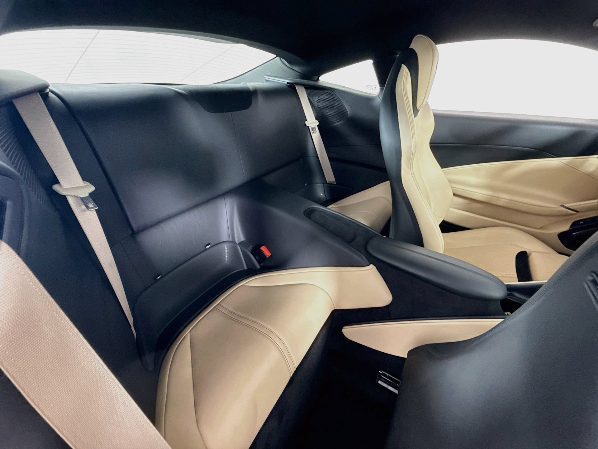 Certified 2021 Ferrari Roma RWD image 22