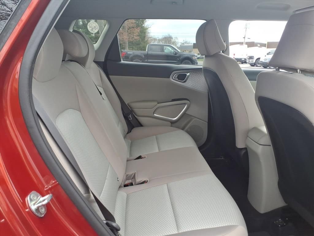 Used 2021 Kia Soul LX image 11