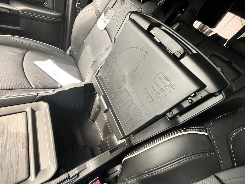 New 2026 RAM 3500 Limited AWD/4WD image 31