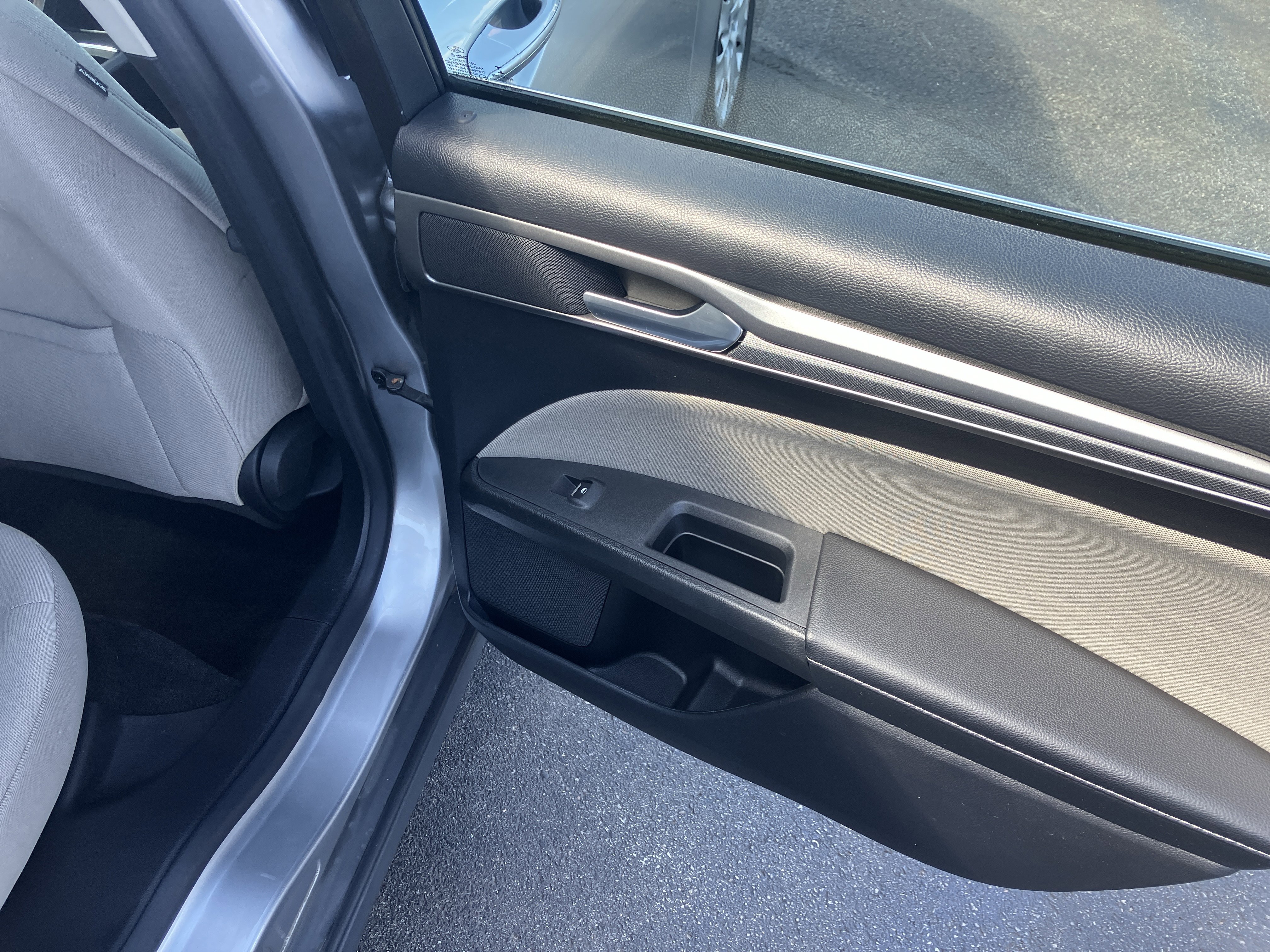 Used 2020 Ford Fusion S image 11