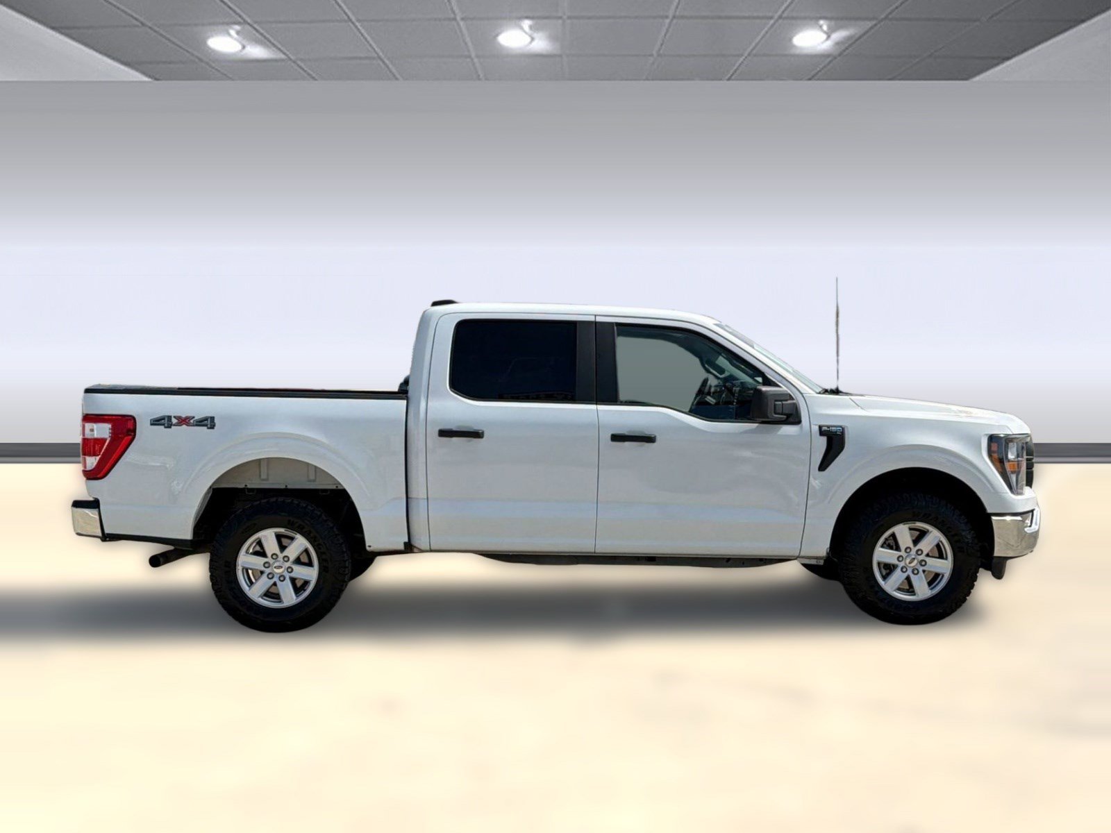 Used 2023 Ford F150 XL w/ Trailer Tow Package image 8