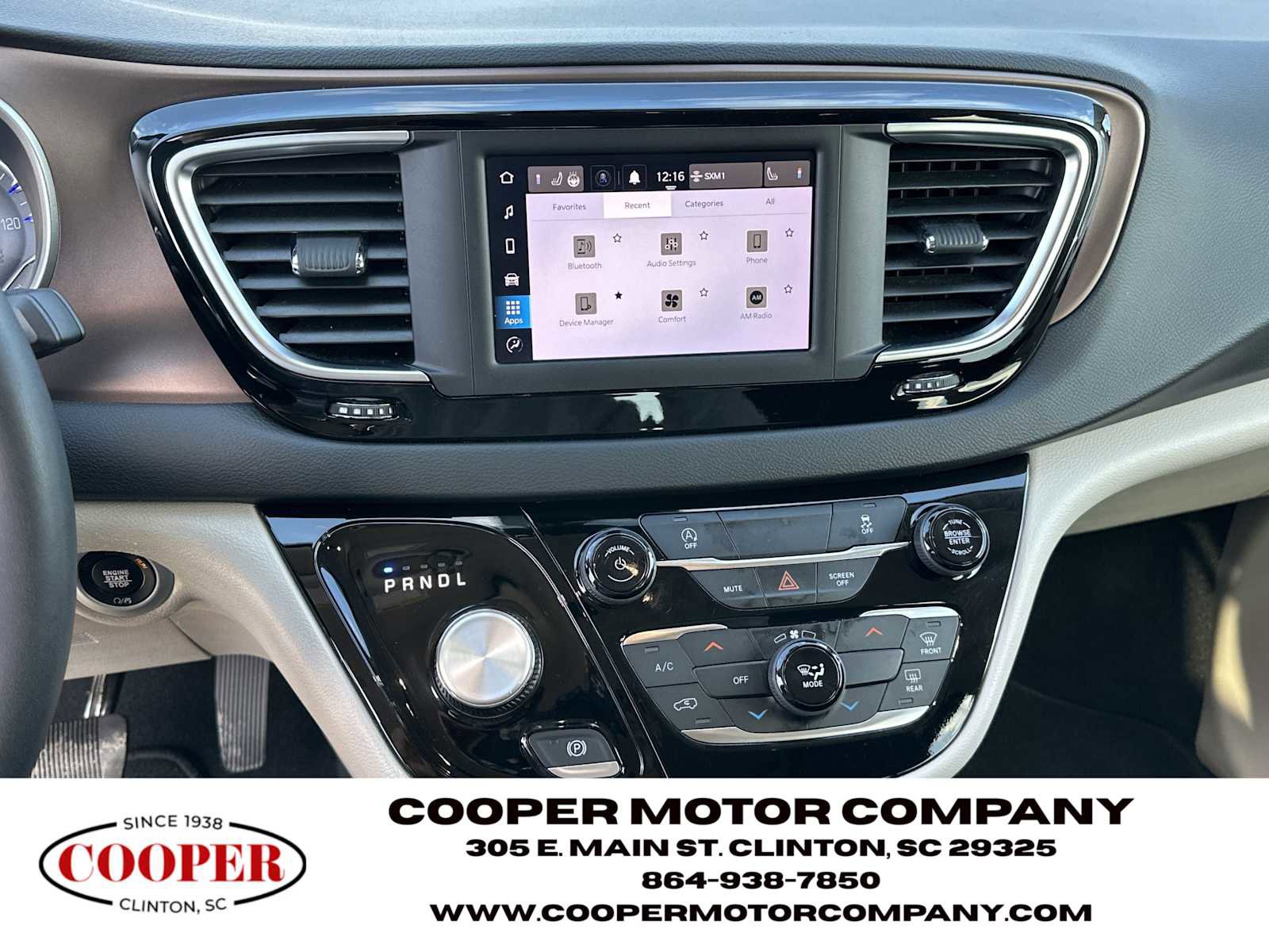 Used 2023 Chrysler Voyager LX image 24