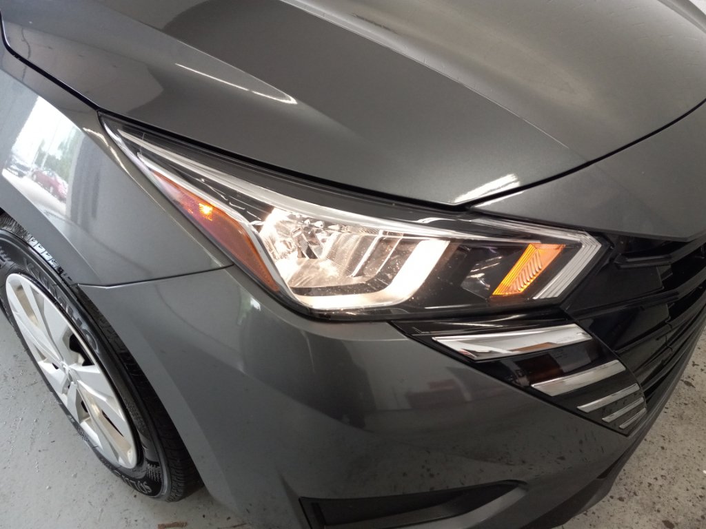 Used 2024 Nissan Versa S FWD image 5