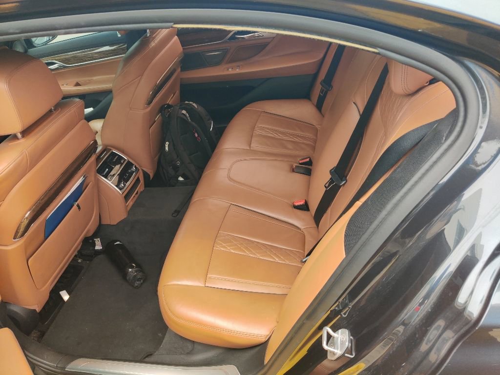Used 2016 BMW 740i RWD image 10