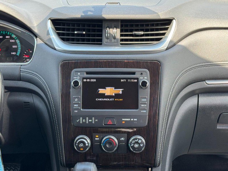 Used 2017 Chevrolet Traverse LT w/ Style and Technology Package FWD image 14