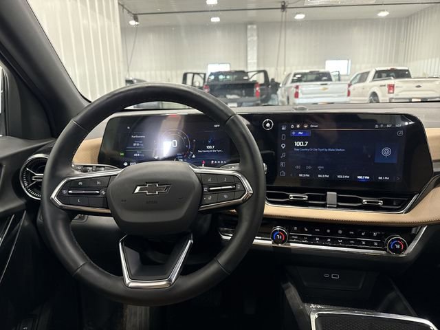 Used 2025 Chevrolet Equinox ACTIV w/ Convenience Package III image 5