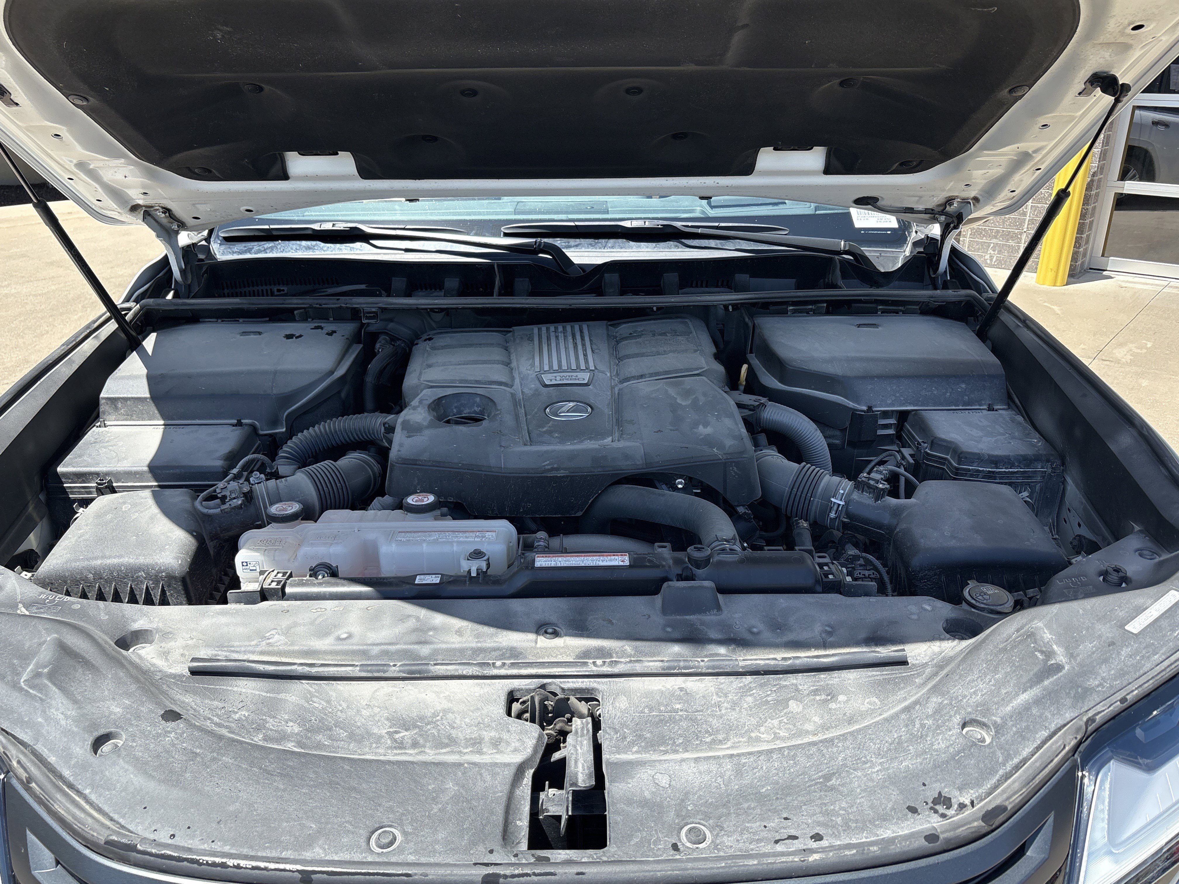 Used 2023 Lexus LX 600 4WD w/ Appearance Package image 33