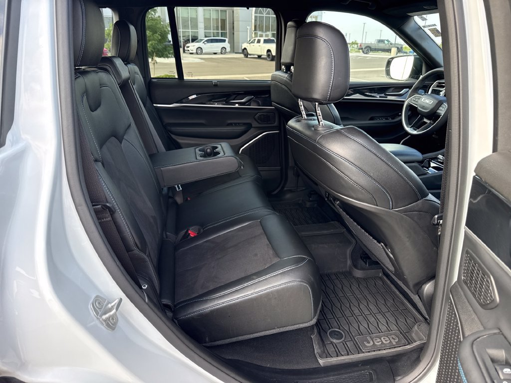 Used 2023 Jeep Grand Cherokee Trailhawk w/ Luxury Tech Group III AWD/4WD image 27