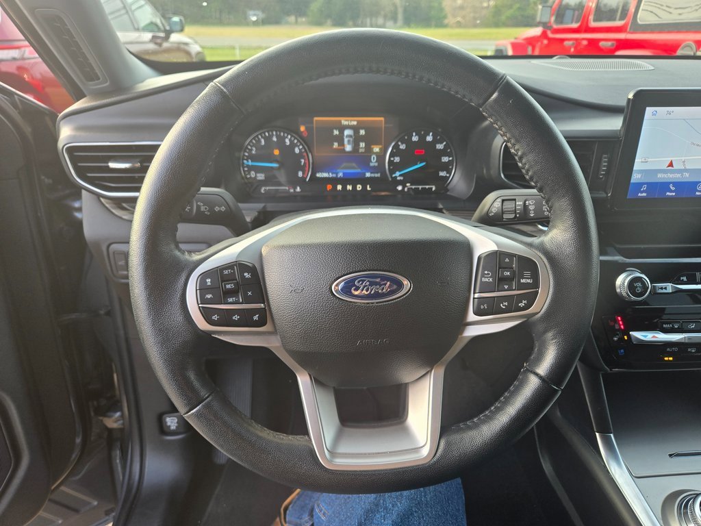Used 2023 Ford Explorer Limited image 11