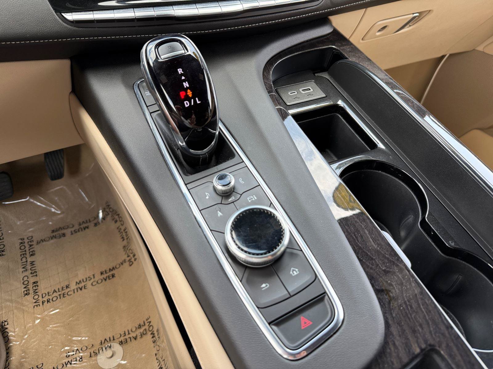 Certified 2023 Cadillac Escalade Premium Luxury w/ Performance Package AWD/4WD image 33