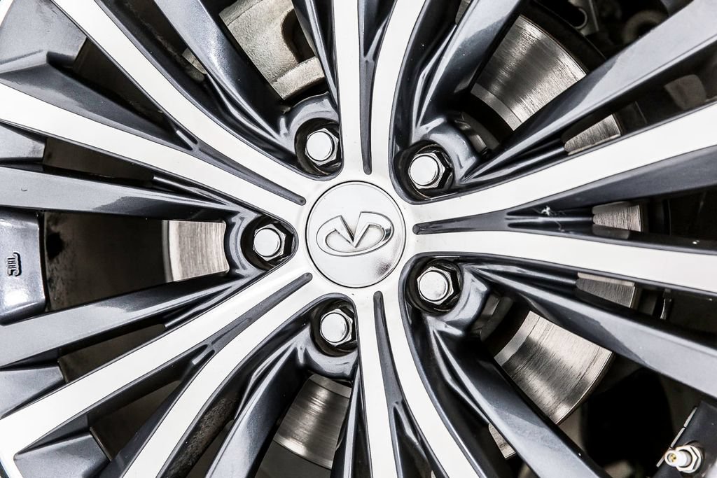 Used 2018 INFINITI Q60 3.0t Luxe w/ Sensory Package 3.0T Luxe RWD image 40