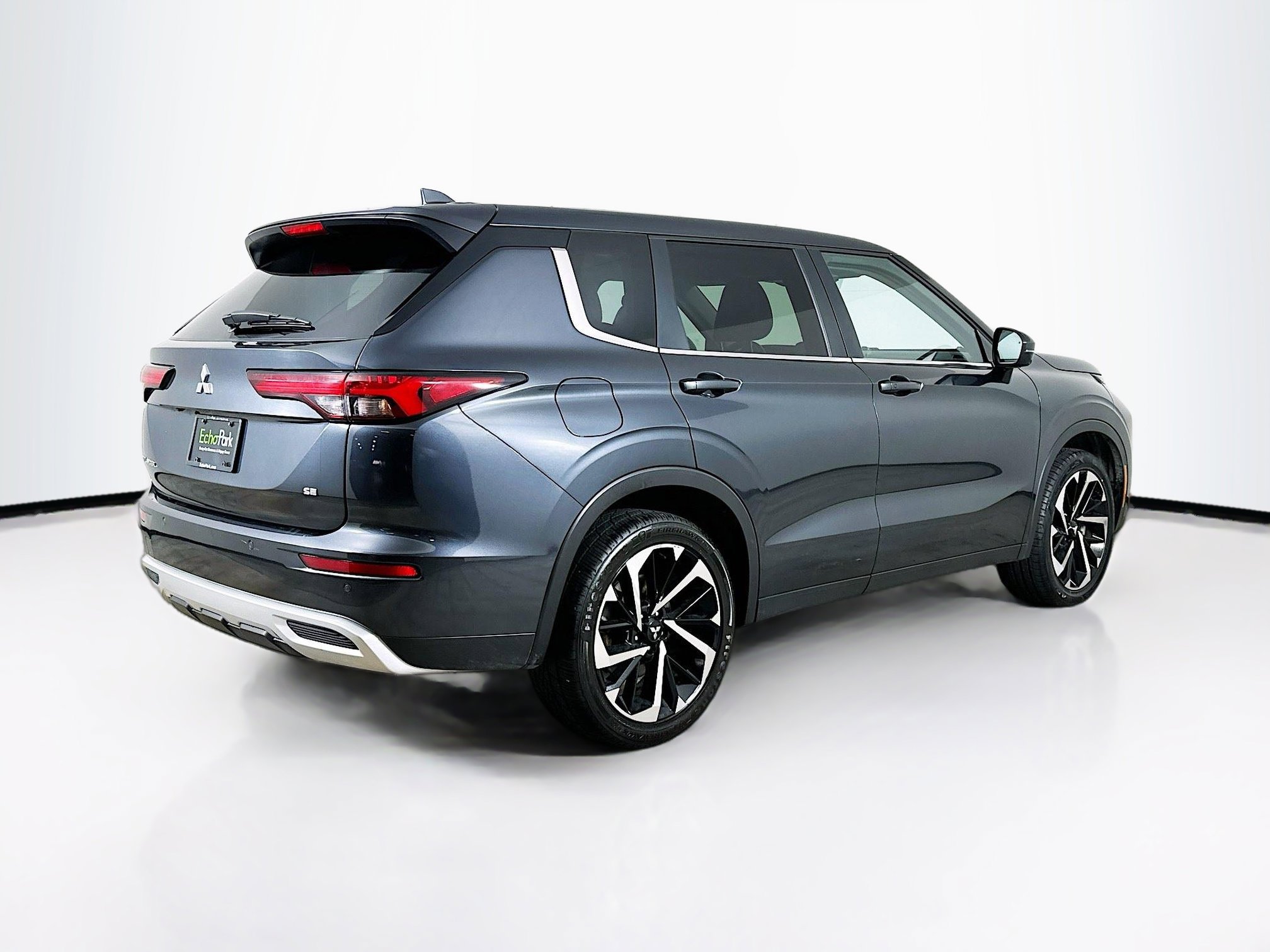 Used 2024 Mitsubishi Outlander SE image 9