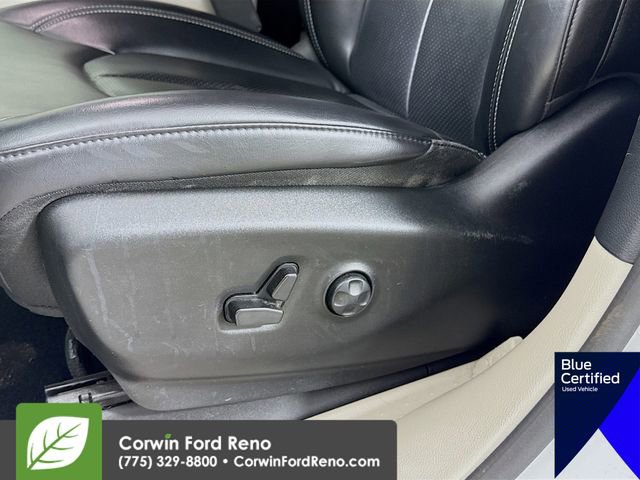 Used 2023 Chrysler Pacifica Touring-L FWD image 21