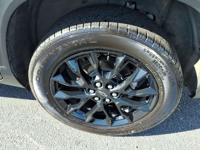 Used 2025 Chevrolet Traverse LT w/ Midnight/Sport Edition AWD/4WD image 12