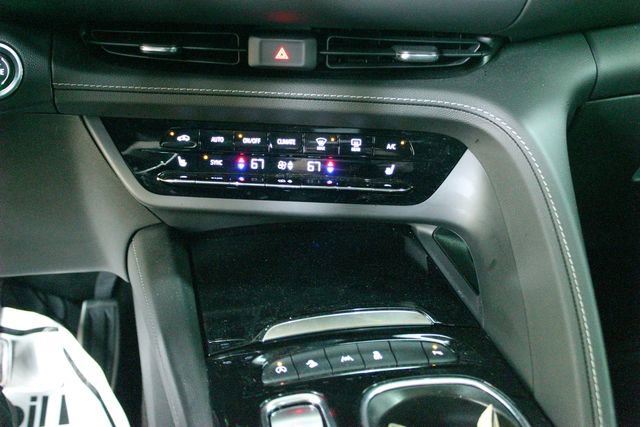 Used 2023 Buick Envision Essence w/ Sport Touring Package image 20