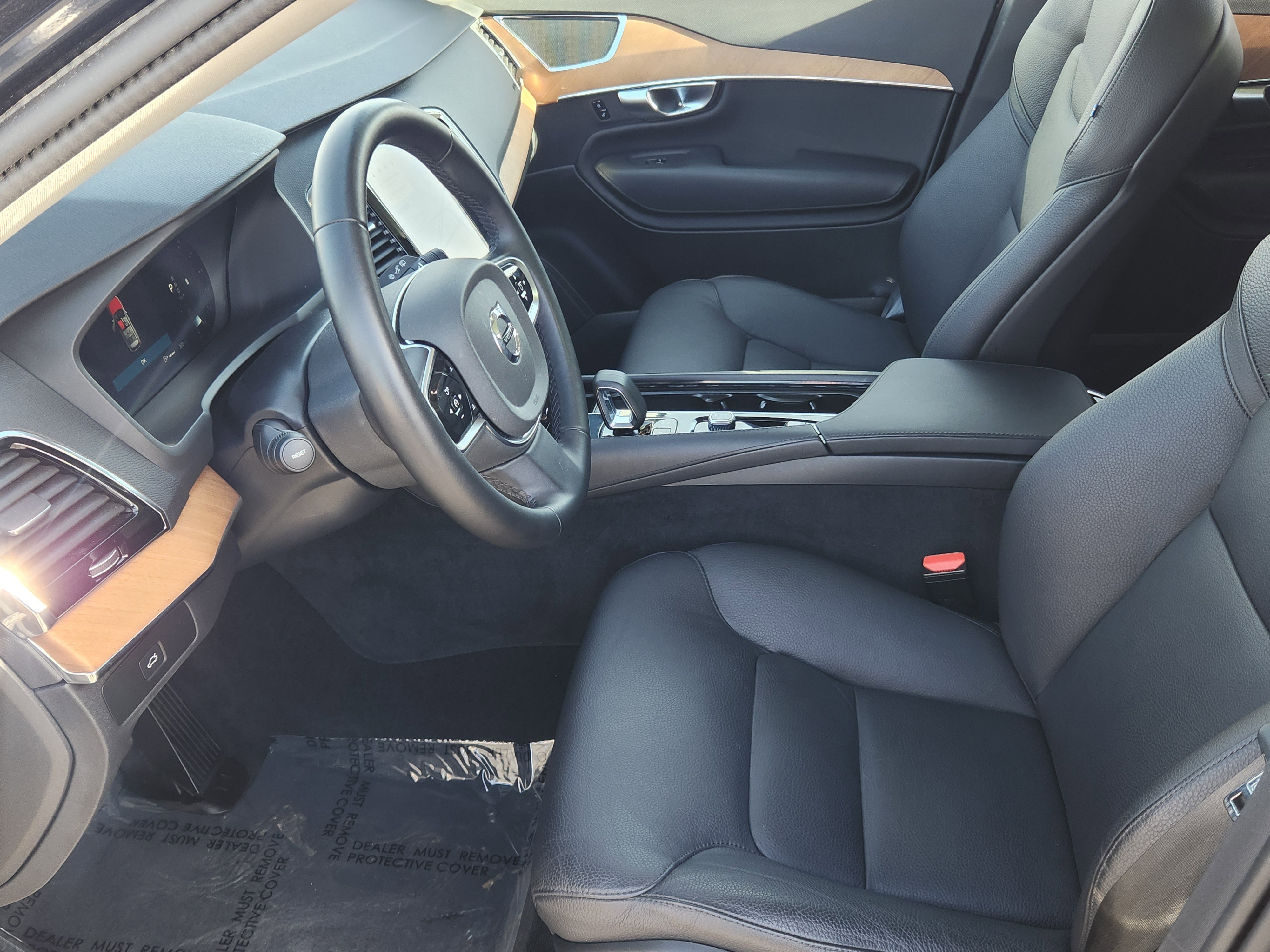 Used 2024 Volvo XC90 B5 Plus image 13