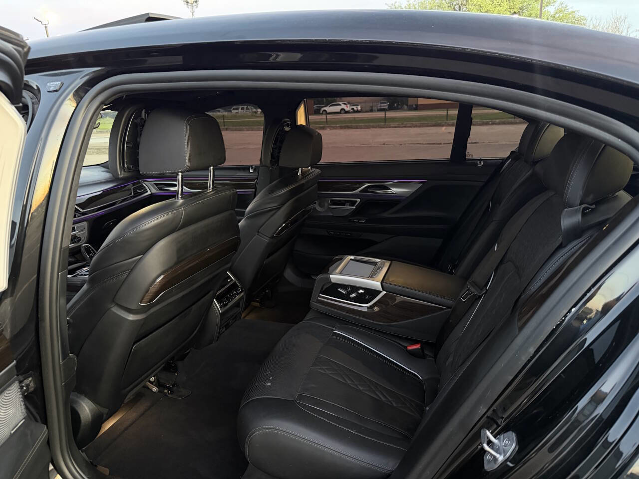 Used 2019 BMW M760i xDrive w/ Luxury Rear Seating Package AWD/4WD image 14