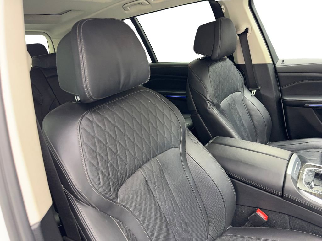 Used 2023 BMW X7 xDrive40i image 49