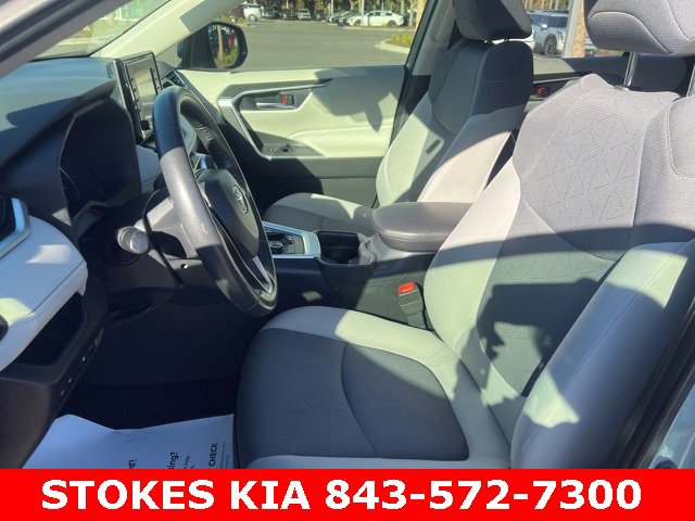 Used 2020 Toyota RAV4 XLE image 21