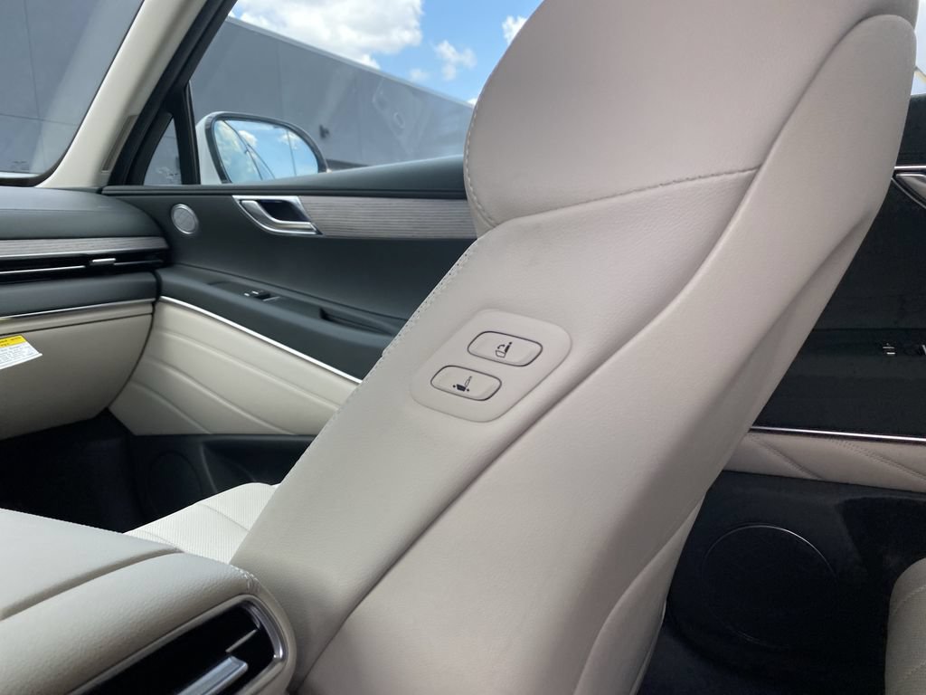 New 2027 Genesis GV80 2.5T Select AWD/4WD image 33