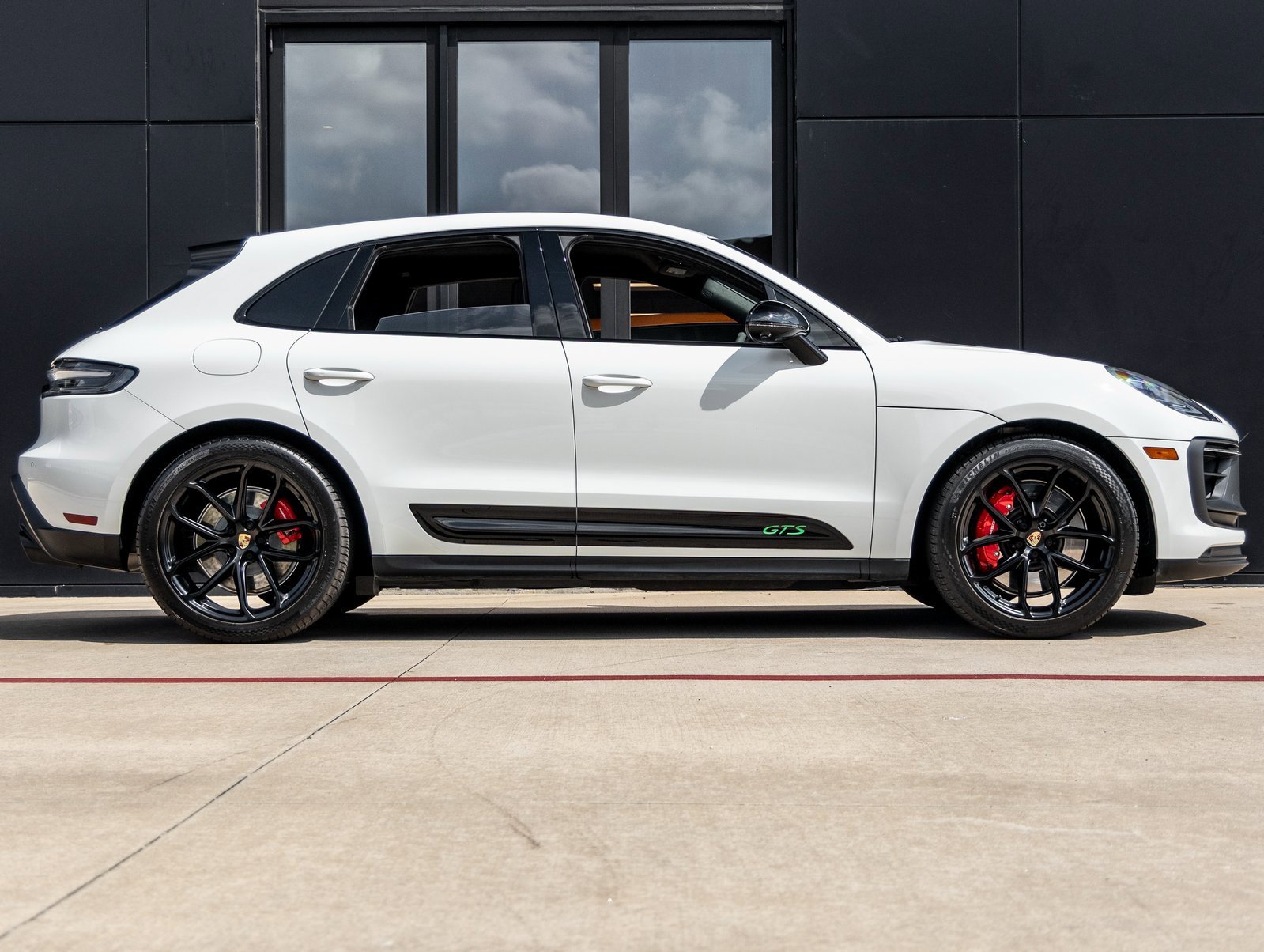 Used 2023 Porsche Macan GTS image 12