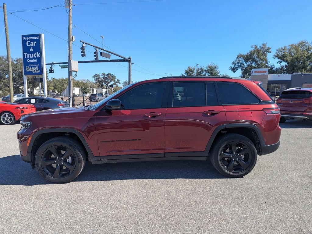 Used 2022 Jeep Grand Cherokee Altitude image 5