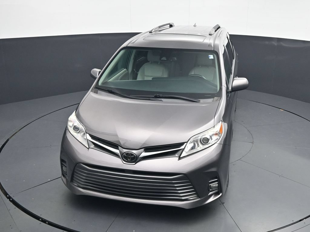 Used 2018 Toyota Sienna XLE w/ XLE Navigation Package FWD image 34
