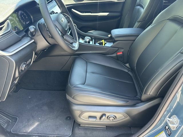 New 2026 Jeep Grand Cherokee Limited w/ Limited Altitude Package RWD image 9