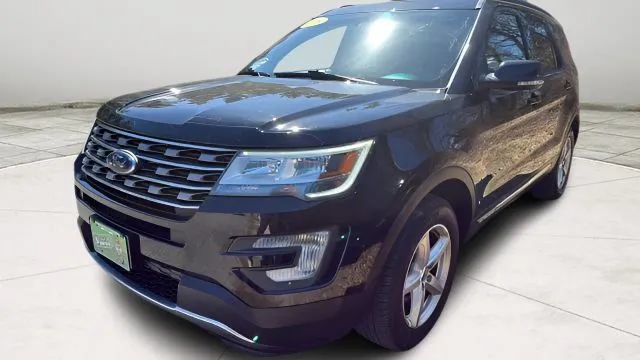 Used 2016 Ford Explorer XLT AWD/4WD image 3