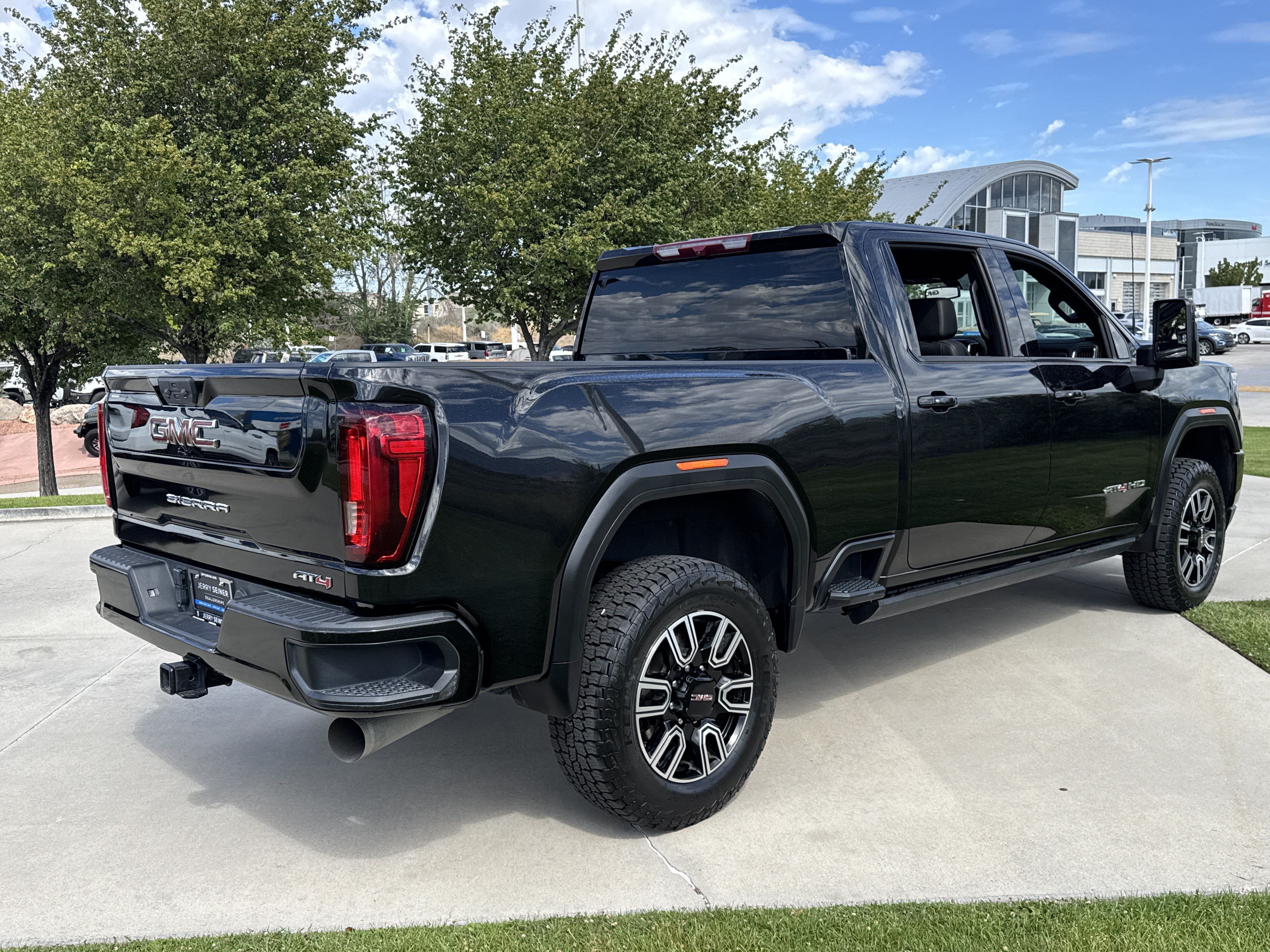 Used 2023 GMC Sierra 3500 AT4 w/ Gooseneck/5TH Wheel Package AWD/4WD image 6