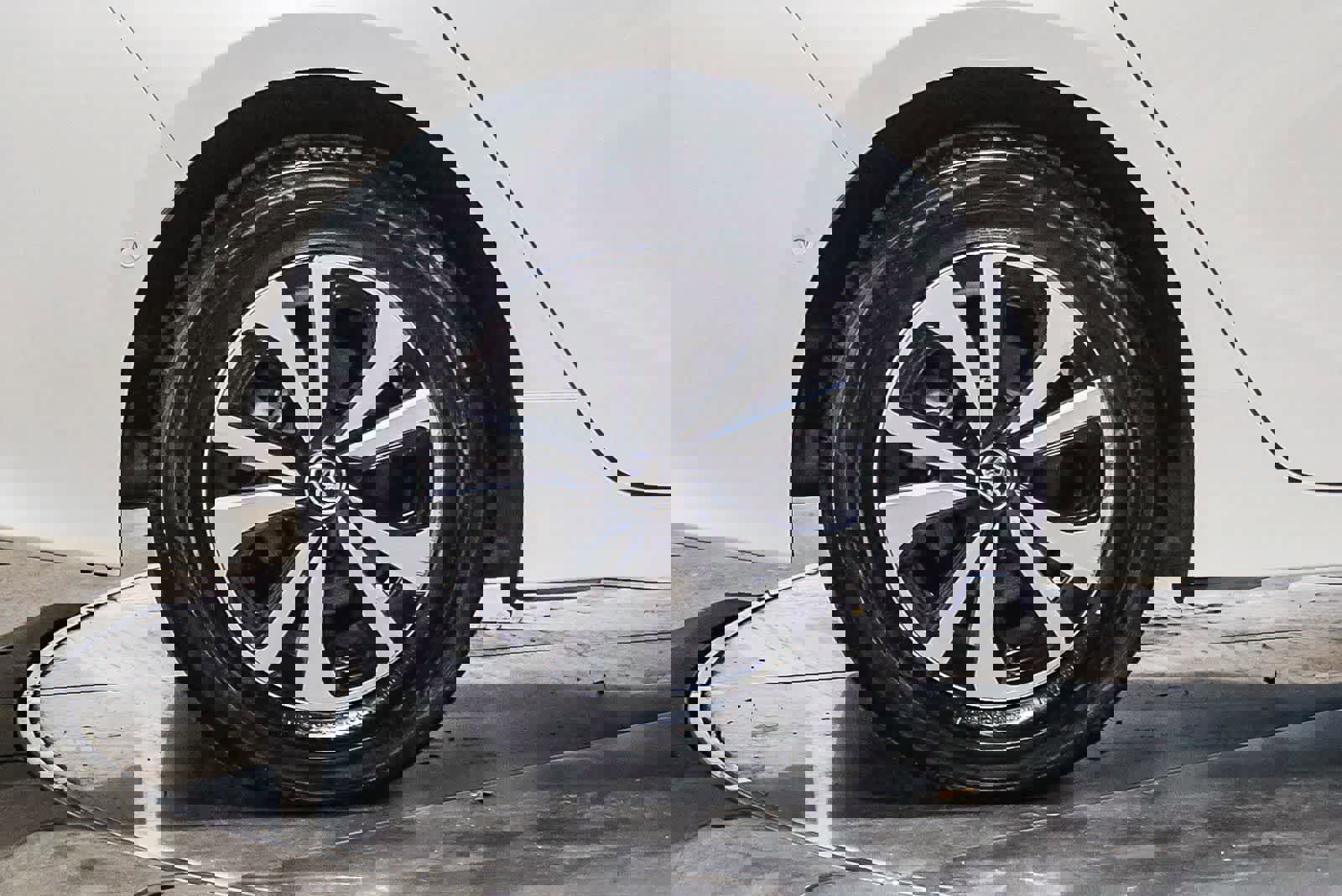 Certified 2019 Toyota Prius Prime Advanced w/ Carpet Mat Package image 8