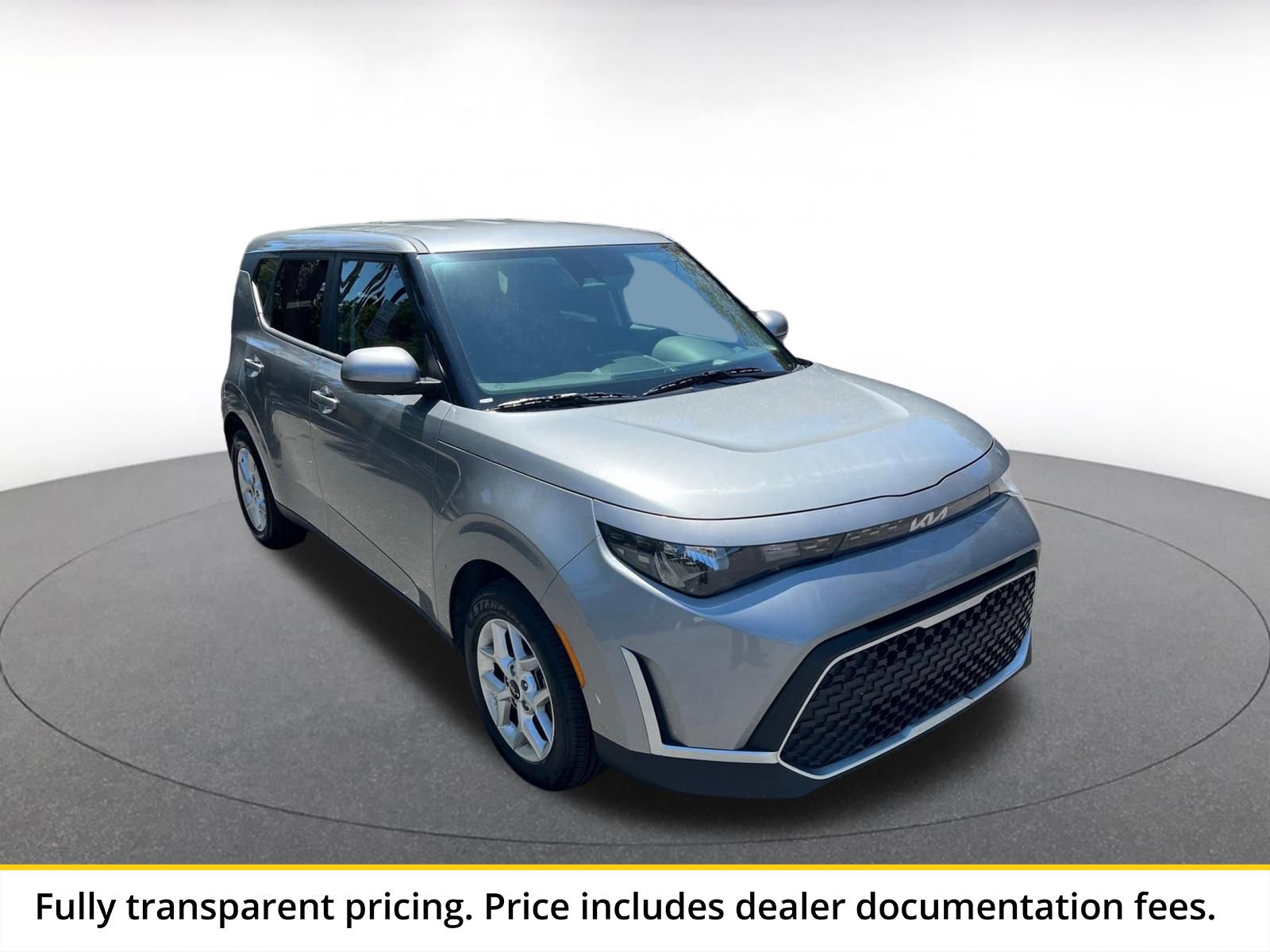 Used 2025 Kia Soul LX w/ LX Technology Package FWD image 1