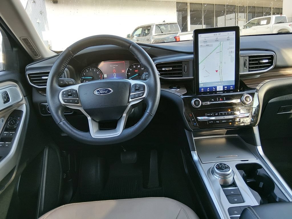 Used 2023 Ford Explorer Limited w/ Limited Technology Package RWD image 11