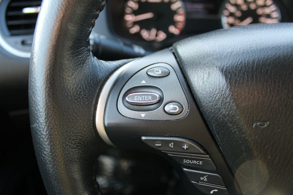 Used 2020 Nissan Pathfinder SL image 21