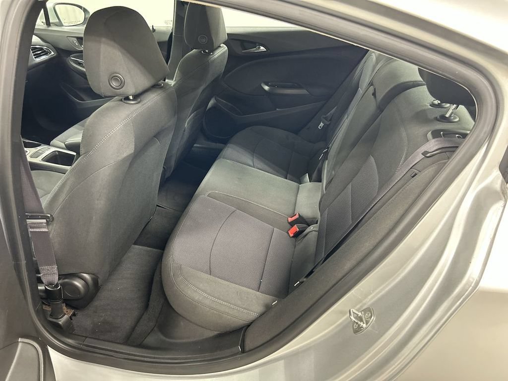 Used 2017 Chevrolet Cruze LT FWD image 19