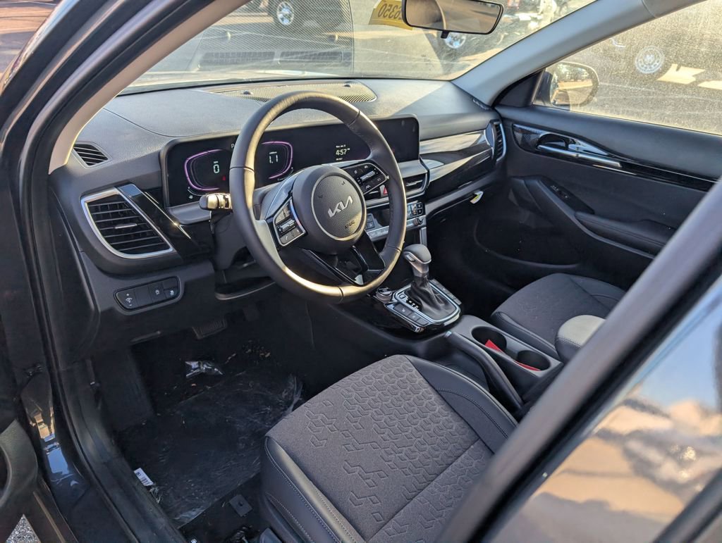 New 2026 Kia Seltos S image 12