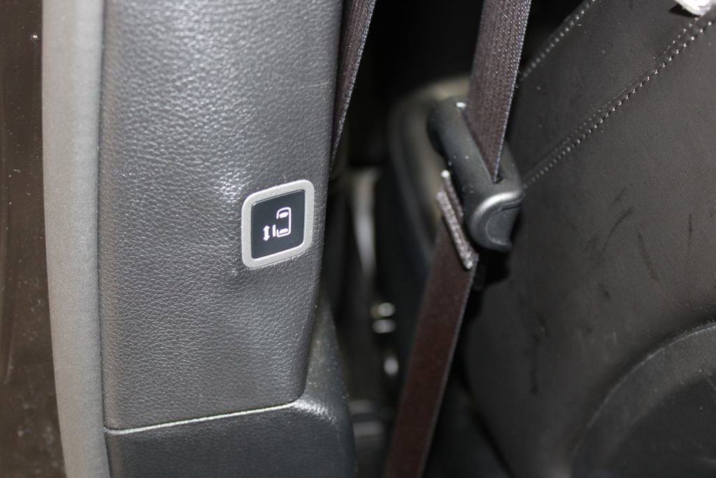 Used 2025 Chrysler Pacifica Select image 19