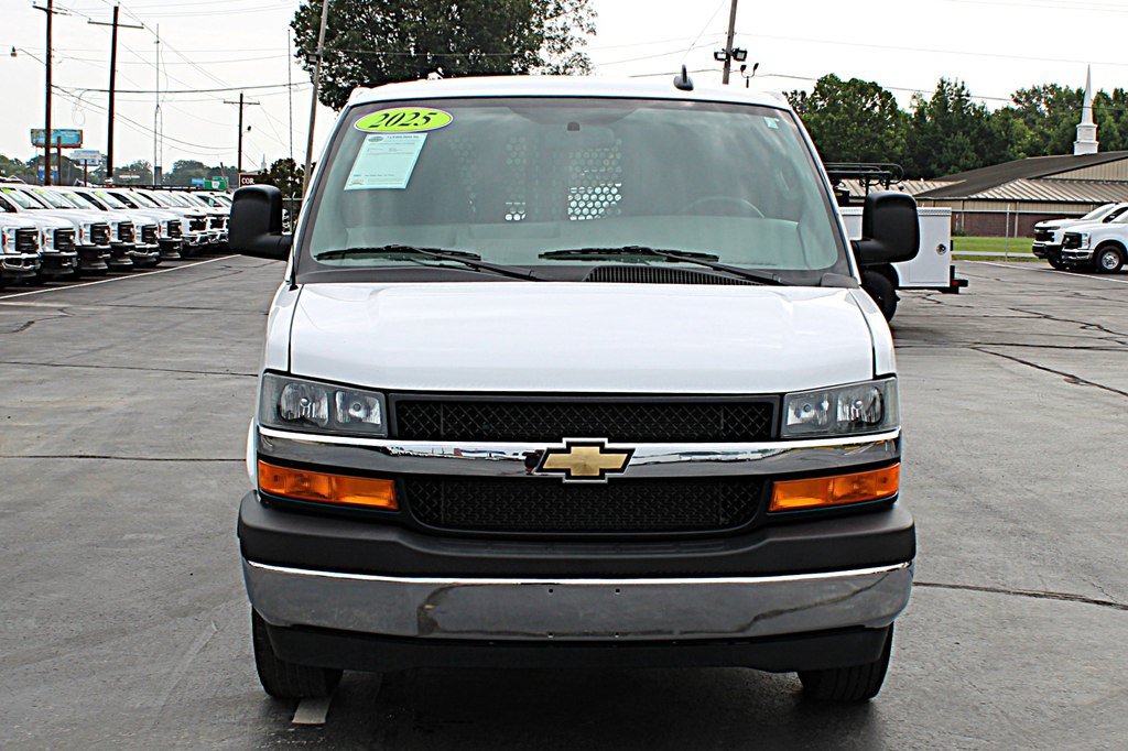 Used 2025 Chevrolet Express 2500 w/ Driver Convenience Package RWD image 13