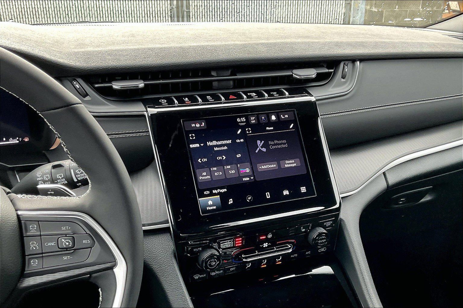 New 2025 Jeep Grand Cherokee Altitude image 8