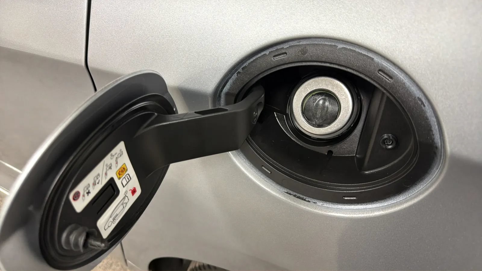Used 2020 Chrysler Pacifica Touring-L FWD image 28