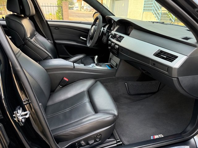 Used 2009 BMW M5 RWD image 37