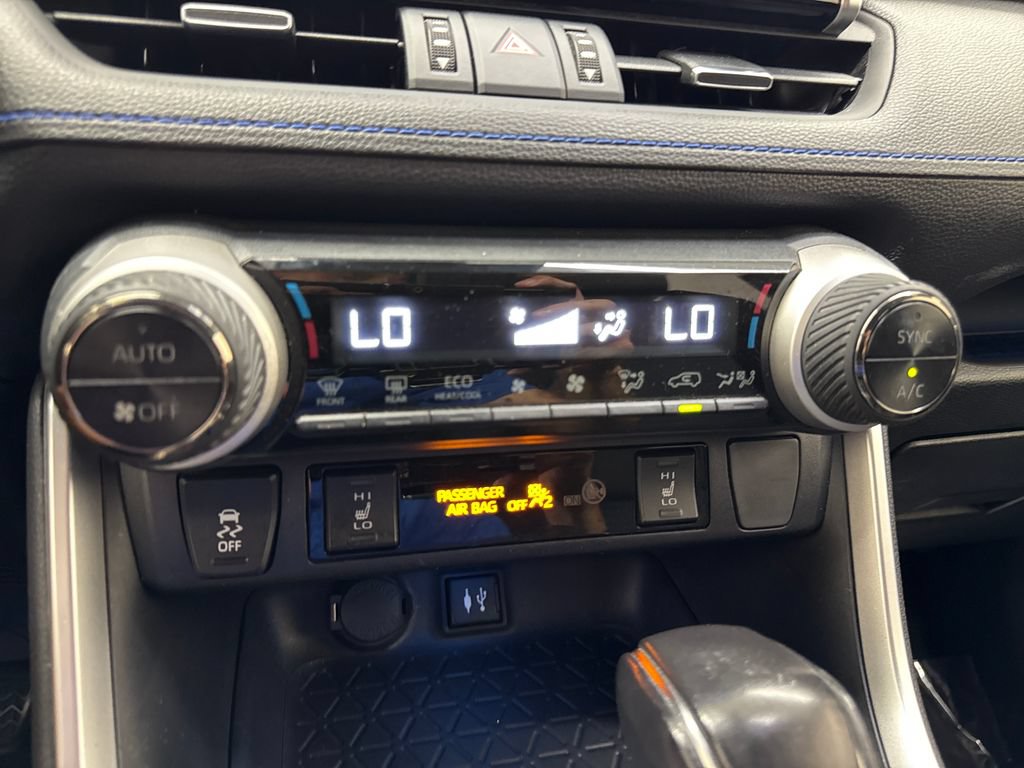 Used 2019 Toyota RAV4 XSE w/ XSE Weather Package AWD/4WD image 20