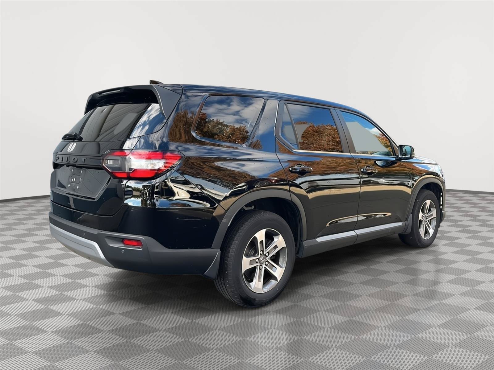 Certified 2025 Honda Pilot EX-L image 32