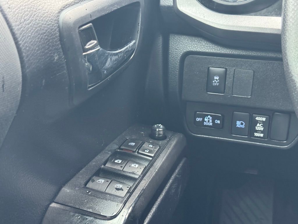 Used 2021 Toyota Tacoma TRD Off-Road w/ Technology Package image 12