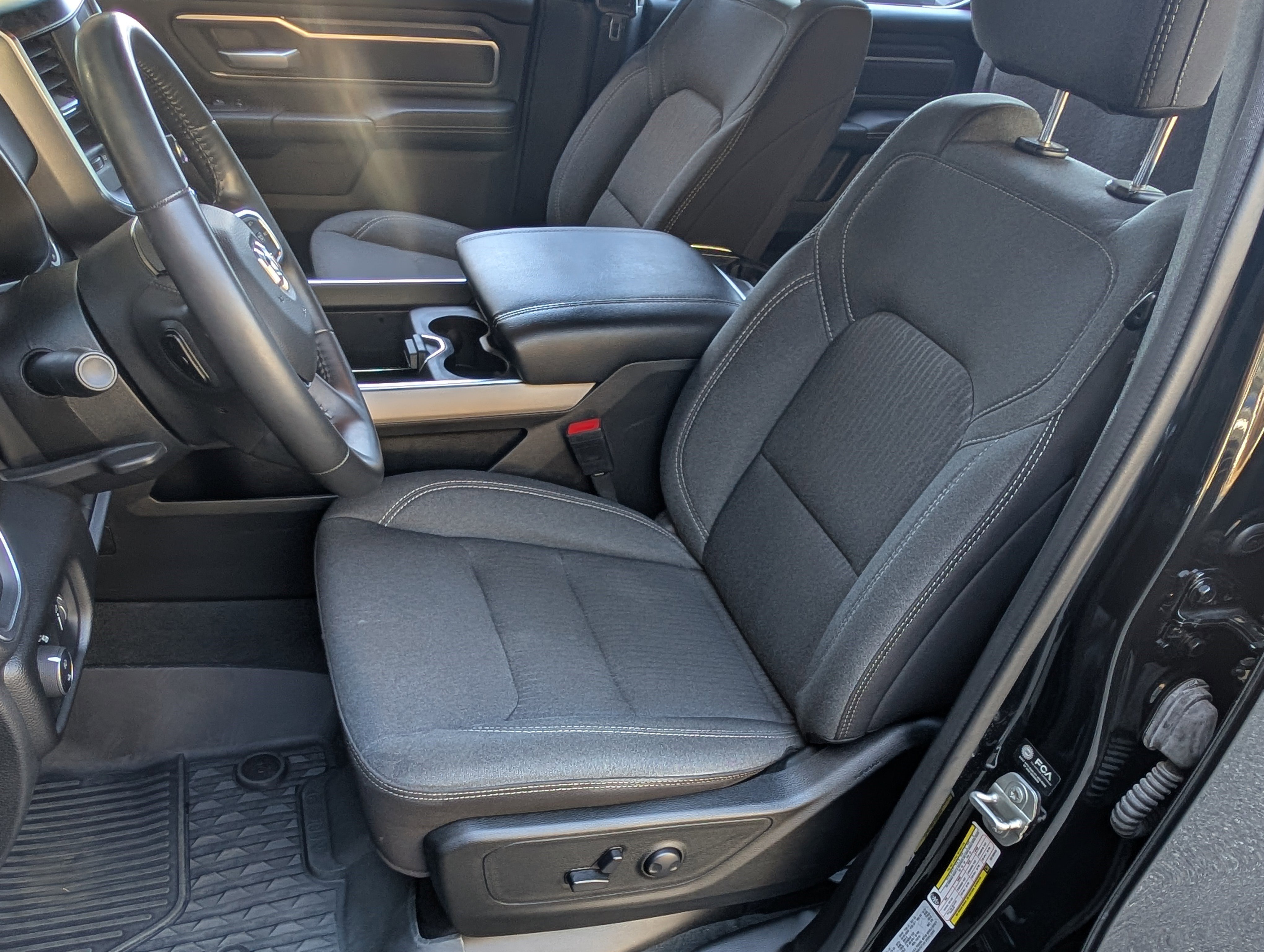 Used 2024 RAM 1500 Big Horn AWD/4WD image 16
